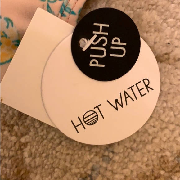 NWT Hot Water Push-Up Bikini Top - Size XL - Picture 2 of 5